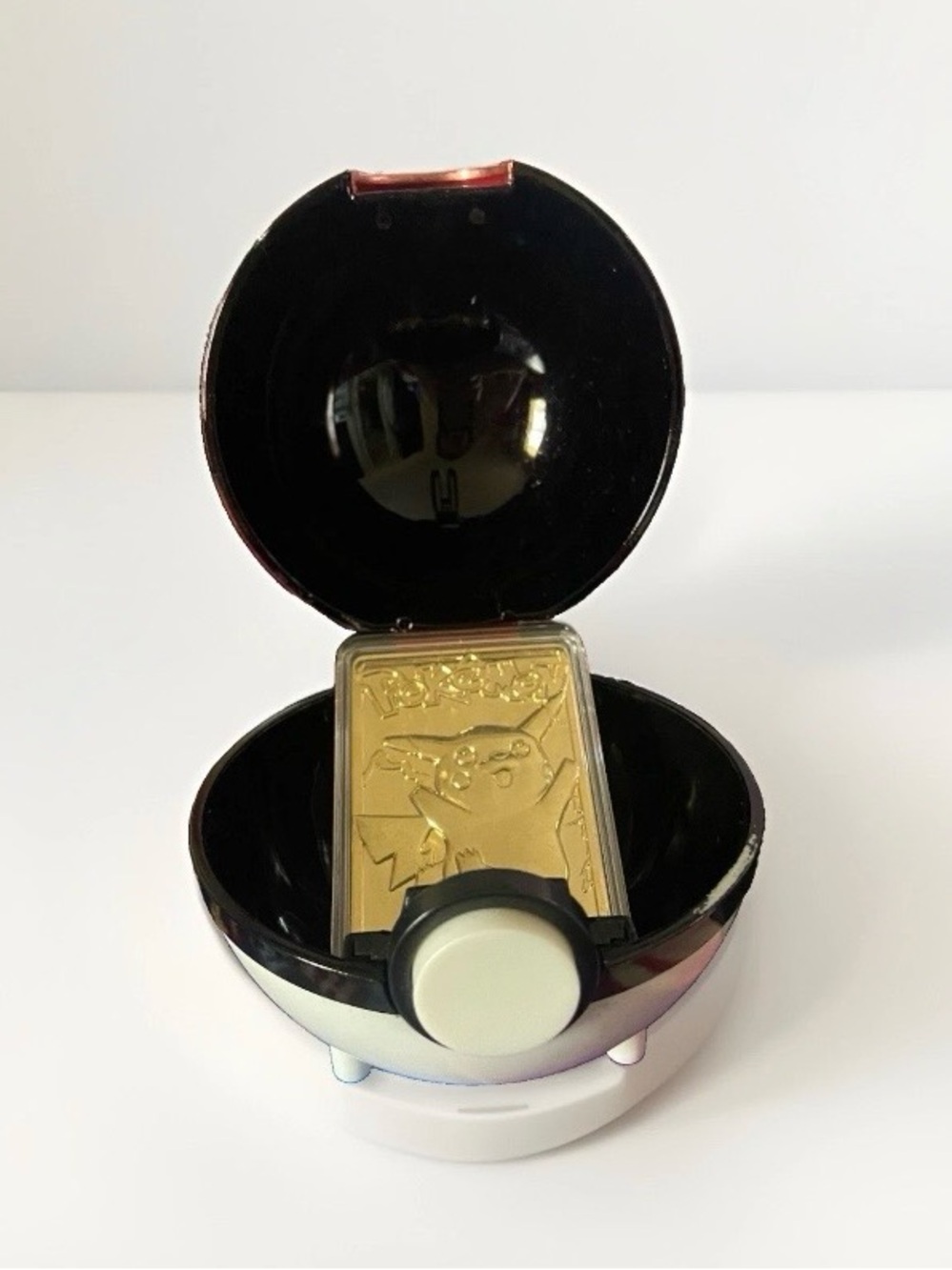 Pokemon Burger King 23K Gold Plated Pikachu Card With Ball Pokeball 1999